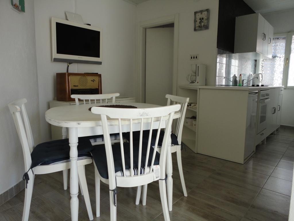 Apartment Rados Нин Екстериор снимка