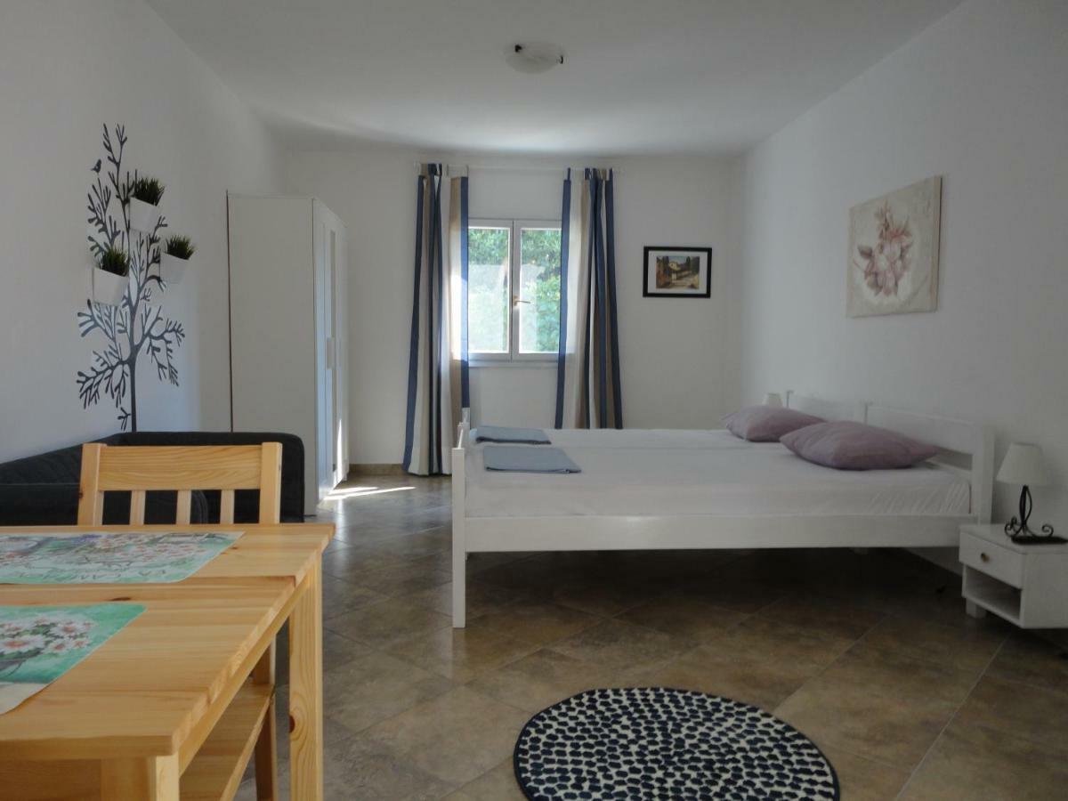 Apartment Rados Нин Екстериор снимка