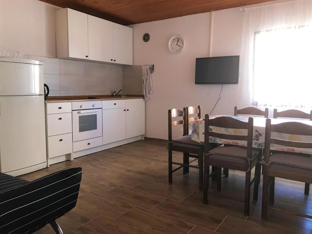 Apartment Rados Нин Екстериор снимка